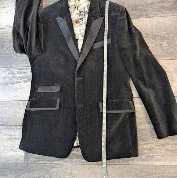 Robert Graham Black Velvet Blazer with Elegant Trim - Picture 13 of 15